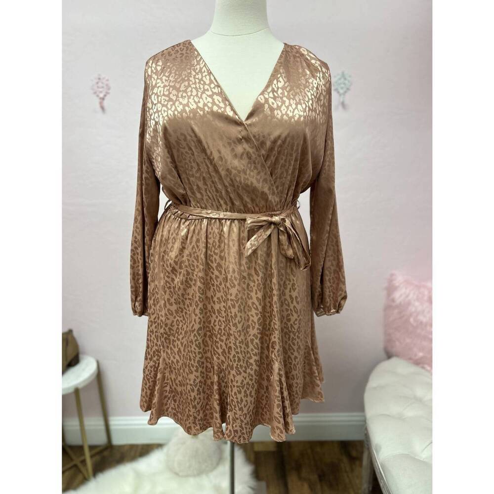 NEW 143 STORY plus size tonal leopard satin woven dress in rose gold